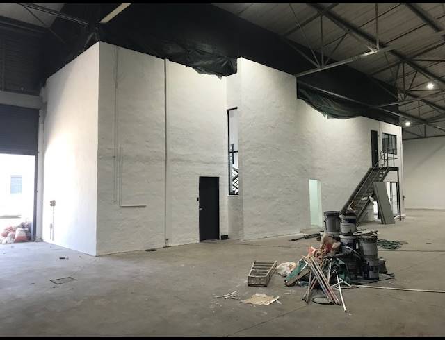 1,200M² WAREHOUSE TO LET IN RIVERHORSE VALLEY